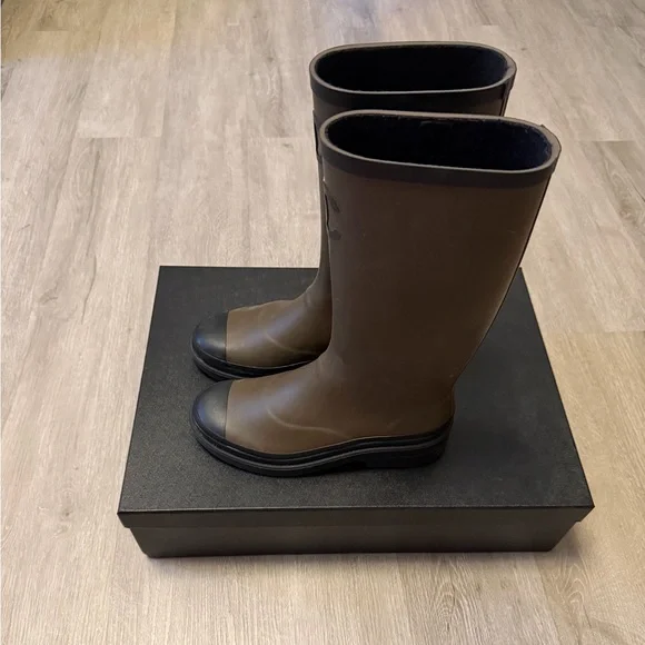 CHANEL Olive and Black Rain Boots SZ 7 - Picture 4 of 14